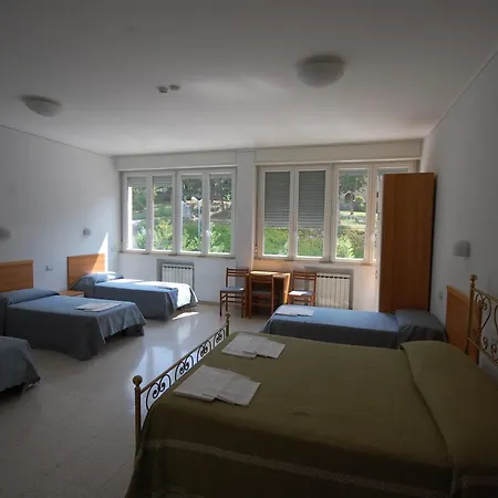 Casa Religiosa Di Ospitalita Nazareno سبوليتو