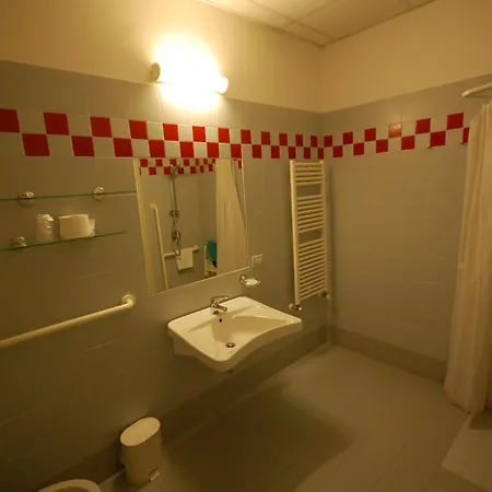 ゲストハウス Casa Religiosa Di Ospitalita Nazareno スポレート