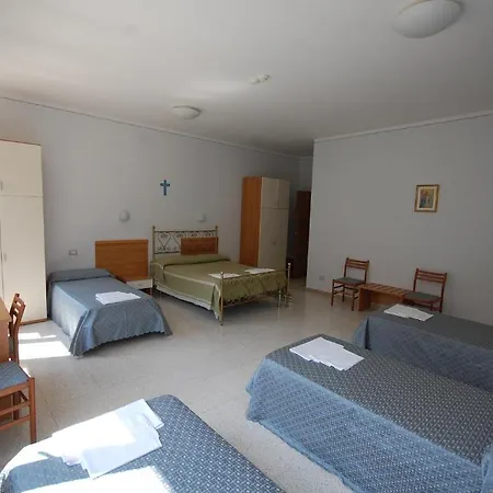 بيت ضيافة Casa Religiosa Di Ospitalita Nazareno 3*