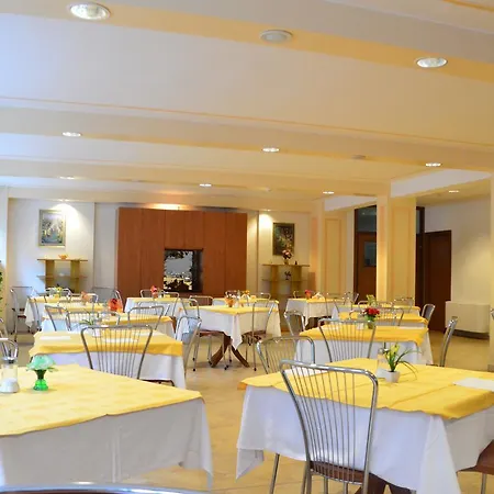 Casa Religiosa Di Ospitalita Nazareno بيت ضيافة 3*