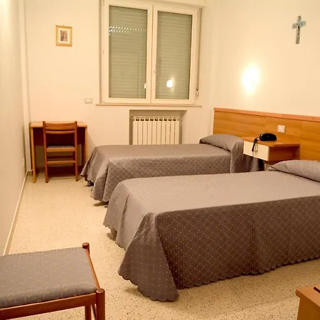 Casa Religiosa Di Ospitalita Nazareno بيت ضيافة 3*