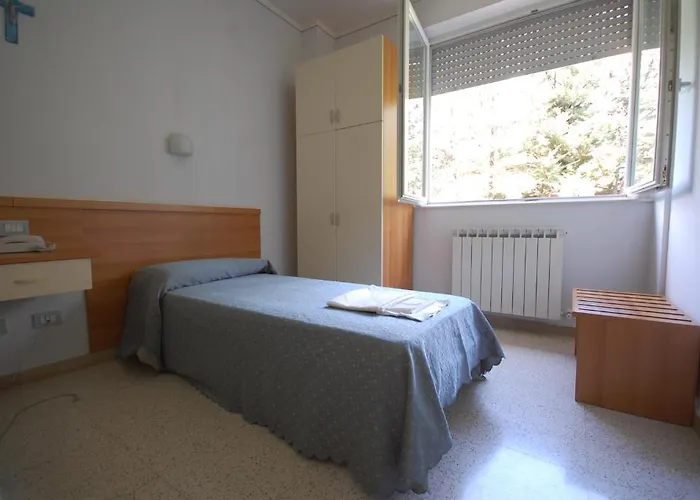 Casa Religiosa Di Ospitalità Nazareno Affittacamere 3*