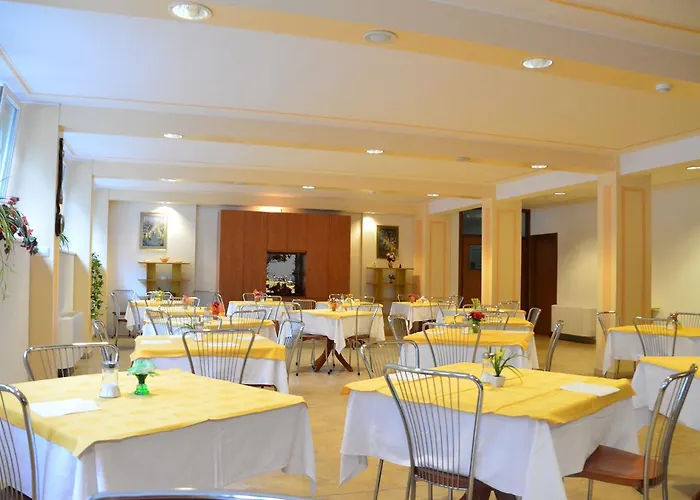 Casa Religiosa Di Ospitalità Nazareno Affittacamere 3*